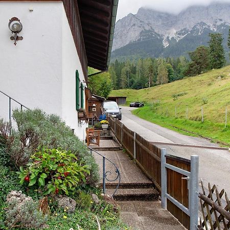 Ferienwohnung Zugspitznest Грайнау Екстериор снимка